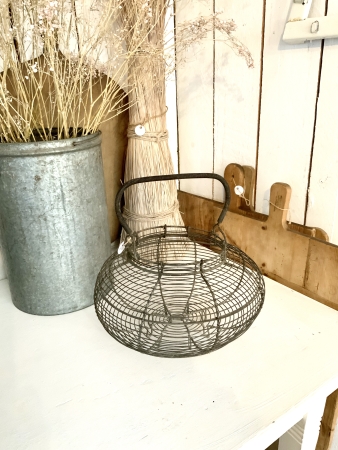 ALTER KORB - DRAHTKORB - EIERKORB - SHABBY